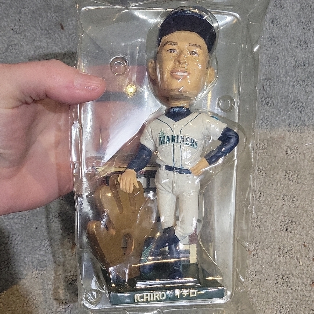 2009 Ichiro Bobblehead - Picture 7 of 7